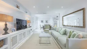 Apartamento planta baja en venta en Señorio de Marbella de 3 dormitorios