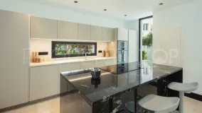 5 bedrooms villa for sale in Marbella Golden Mile