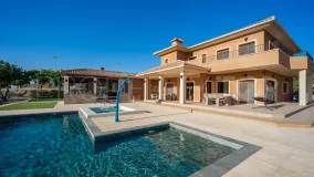 Villa a la venta en Torremendo con 6 dormitorios