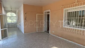 Villa en venta con 4 dormitorios en Dolores