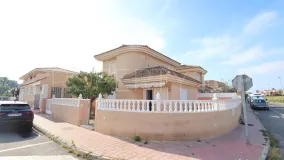 Villa de 3 dormitorios en venta en Los Balcones