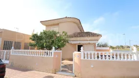Villa de 3 dormitorios en venta en Los Balcones