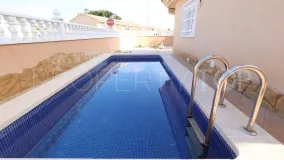 Villa de 3 dormitorios en venta en Los Balcones
