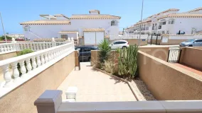 Punta Prima, adosado de 2 dormitorios a la venta