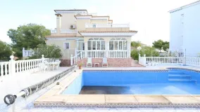 Villa con 5 dormitorios a la venta en Rioja