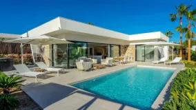 Villa en venta en Las Colinas Golf