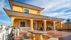 Villa en venta en Los Balcones con 6 dormitorios