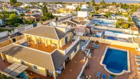 Villa en venta en Los Balcones con 6 dormitorios
