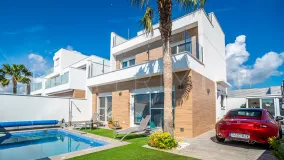 Villa en venta con 3 dormitorios en Pilar de la Horadada