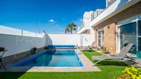 Villa en venta con 3 dormitorios en Pilar de la Horadada