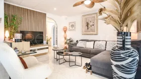 Comprar villa de 3 dormitorios en Villa Marina