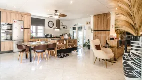 Comprar villa de 3 dormitorios en Villa Marina