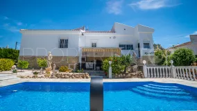 Comprar villa de 3 dormitorios en Villa Marina