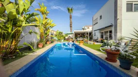 Villa en venta en Torrevieja con 2 dormitorios