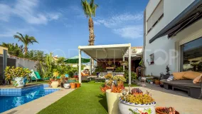 Villa en venta en Torrevieja con 2 dormitorios