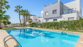 Punta Prima, adosado a la venta con 3 dormitorios
