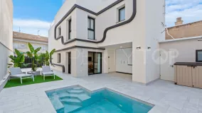Villa for sale in Torre de la Horadada with 4 bedrooms