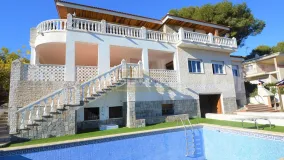 Villa a la venta en Villamartin