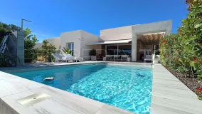 Se vende villa en La Finca Golf con 2 dormitorios