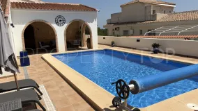 Villa con 4 dormitorios en venta en Pilar de la Horadada