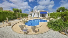 Comprar villa de 3 dormitorios en Torrevieja